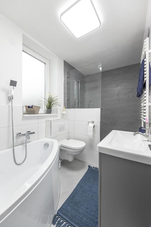 Exklusive Neubau-Ferienwohnung Mit Fernsicht Констанц Екстериор снимка